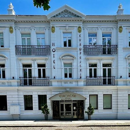 Europejski Boutique Hotel Radom Bagian luar foto